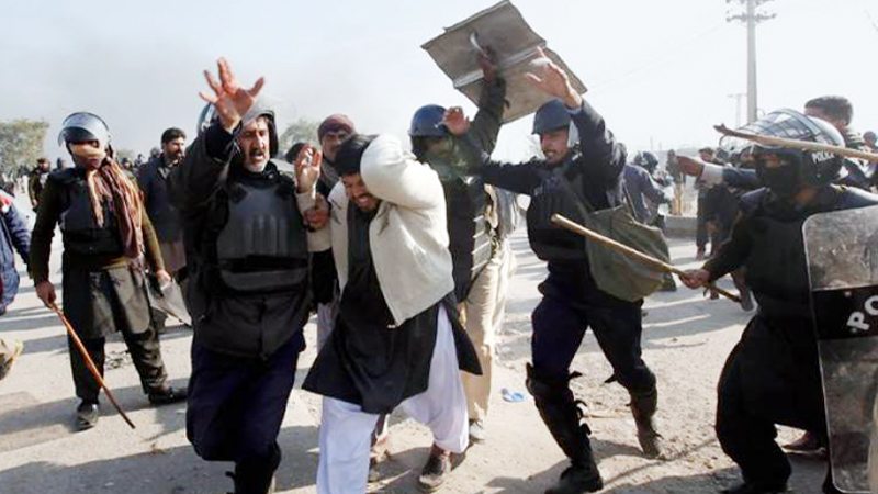 وہ اب بھولنے کو تیار نہیں