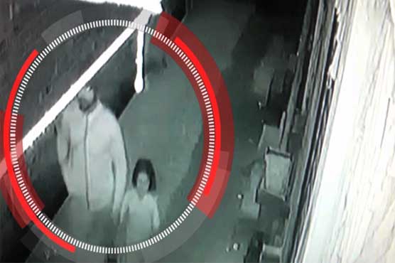 8 دن میں چوتھی سی سی ٹی وی فوٹیج منظر عام پر آ گئی، ملزم تاحال آزاد