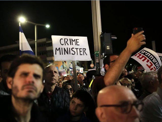 اسرائیل میں وزیراعظم نتین یاہو کے خلاف ہزاروں افراد کا مظاہرہ