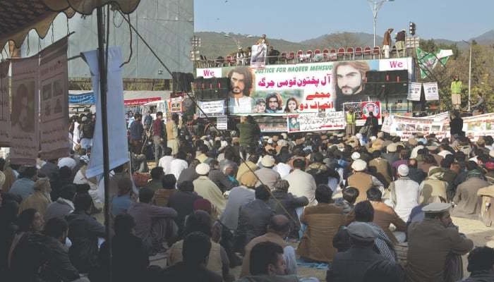 نقیب قتل: اسلام آباد میں دھرنے کے شرکاء 2 دھڑوں میں تقسیم