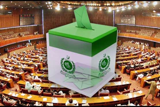 سینٹ کی بلی تھیلے سے باہر آ گئی