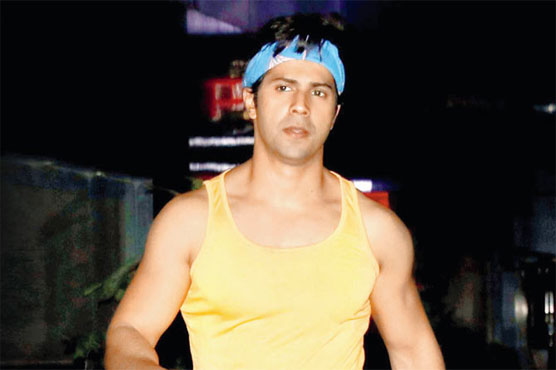 اداکار ورون دھون شوٹنگ میں زخمی، سر پر چوٹ لگی