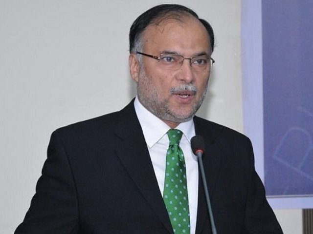 بہت ہو گیا چیف جسٹس صاحب! ہماری بھی عزت ہے، احسن اقبال