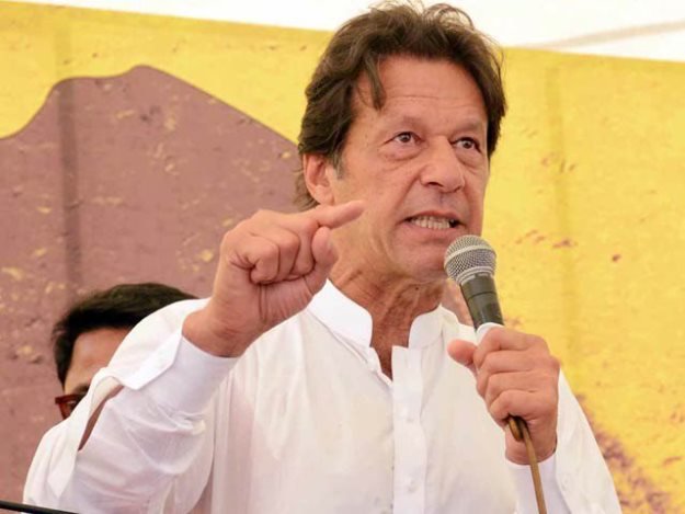 عمران خان نے زرداری کو بھٹو خاندان کا کیپٹن صفدر قرار دیدیا