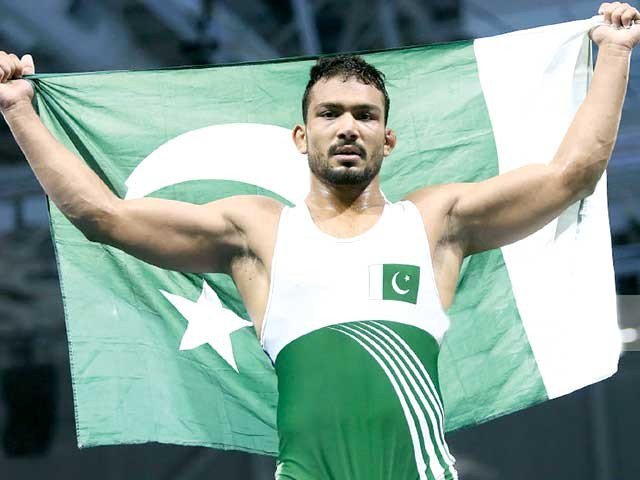 کامن ویلتھ گیمز، فاتح قومی ریسلرز پر دولت کی بارش