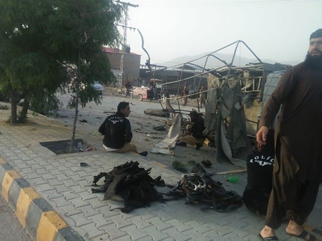 کوئٹہ میں ایک گھنٹے کے دوران 3 خودکش حملوں میں 6 پولیس اہلکار شہید