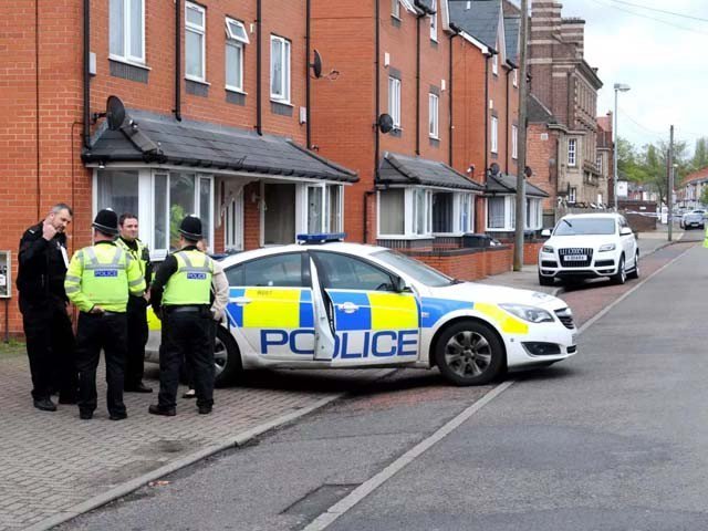 برطانیہ میں مسجد کے باہر کار سوار نے راہگیروں پر گاڑی چڑھا دی