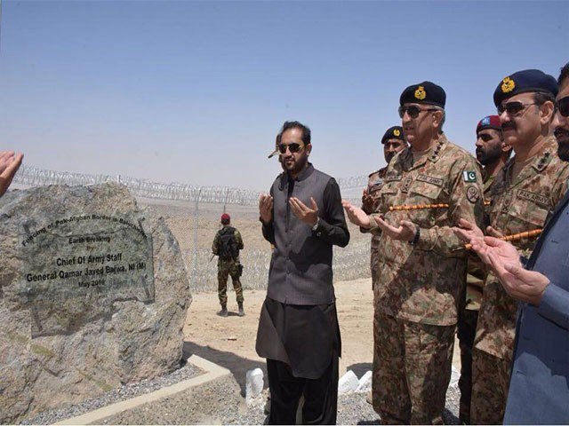 بعض عناصر نوجوانوں کے ذہنوں پر اثرانداز ہوکر انتشار پھیلا رہے ہیں، آرمی چیف