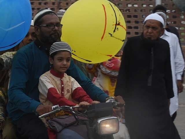 عیدالفطر کا دوسرا دن؛ تفریحی مقامات پر عوام کا رش