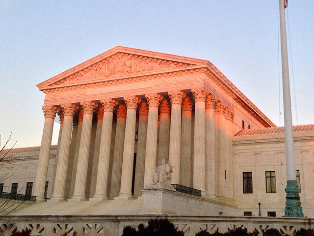 امریکی سپریم کورٹ کا مسلم ممالک پر سفری پابندی برقرار رکھنے کا فیصلہ