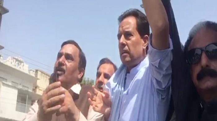 نیب نے کیپٹن (ر) محمد صفدر کو گرفتار کر لیا