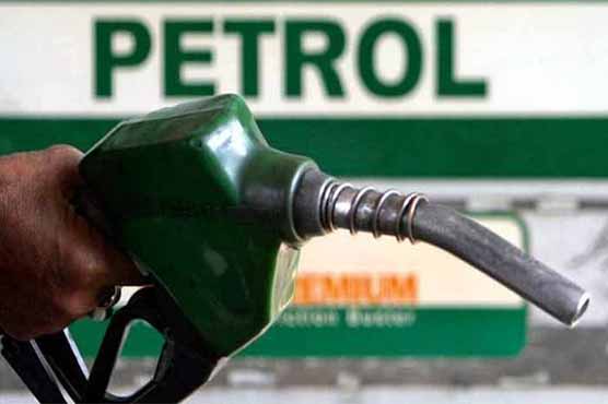 ایک ماہ میں دوسرا پٹرول بم، قیمتیں بڑھنے سے مہنگائی کا طوفان آنے کا امکان