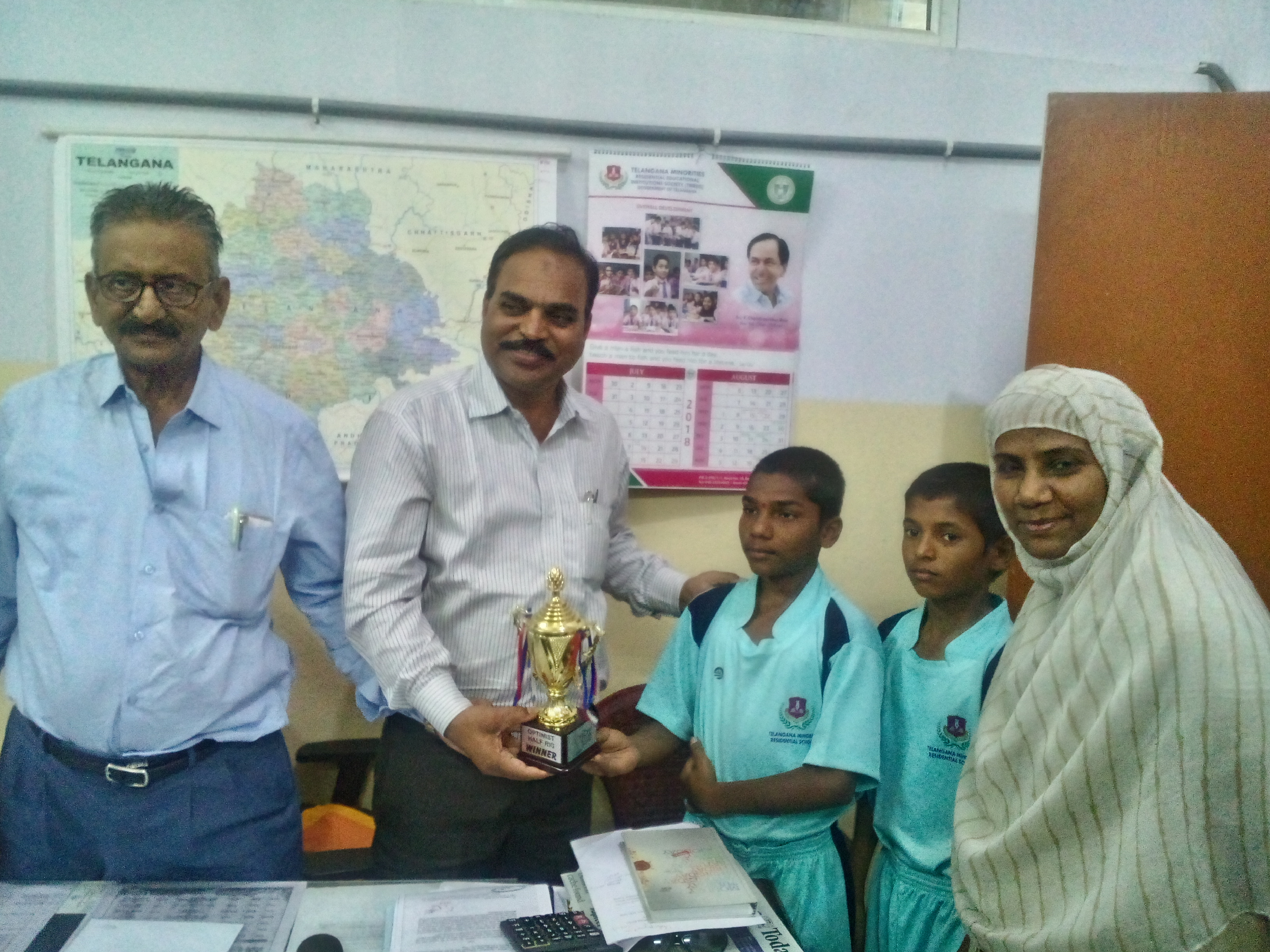 کشتی رانی کے مقابلہ میں تلنگانہ اقلیتی اقامتی اسکول یاقوت پورہ کے طالب علم کو اول مقام