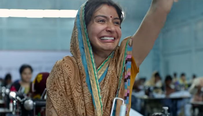 انوشکا کے مزاحیہ میمز وائرل، ہدایتکار بھی حصہ بن گئے