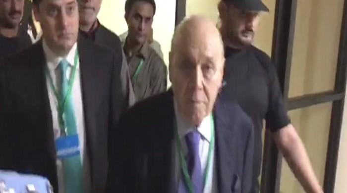 جعلی بینک اکاؤنٹس کیس: اومنی گروپ کے سربراہ انور مجید گرفتار