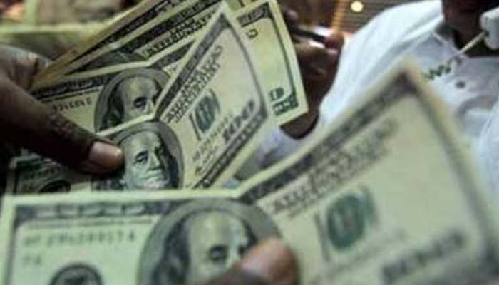 انٹر بینک فارن ایکسچینج مارکیٹ میں ڈالر کی قدر میں 25 پیسے کمی