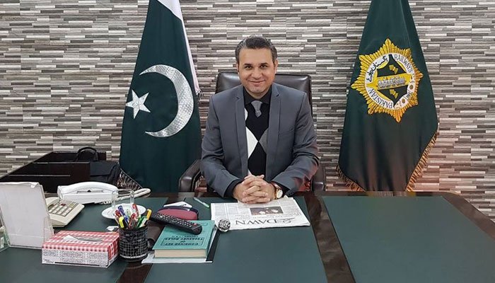 وزیر ریلوے کے رویے کے سبب چھٹی مانگنے والے افسر کو عہدے سے ہٹا دیا گیا