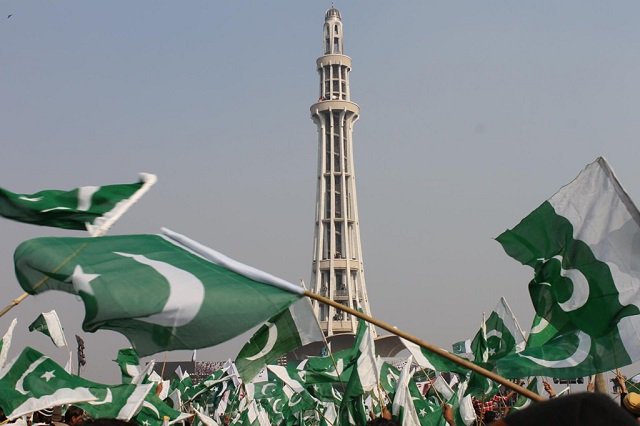وطن سے محبت وطن کی زبان میں
