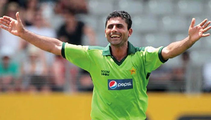 آل راؤنڈر عبدالرزاق پی ایس ایل فرنچائز کی جانب سے ایکشن میں دکھائی دیں گے