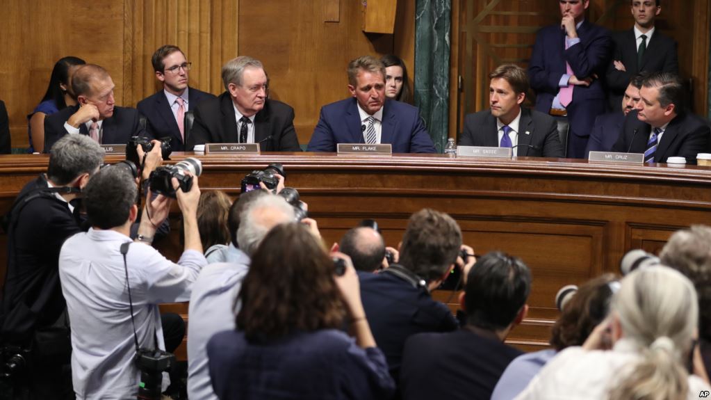 کثرت رائے سے نامزدگی کی حمایت، تاہم فلیک ’ایف بی آئی‘ کی چھان بین کے حق میں