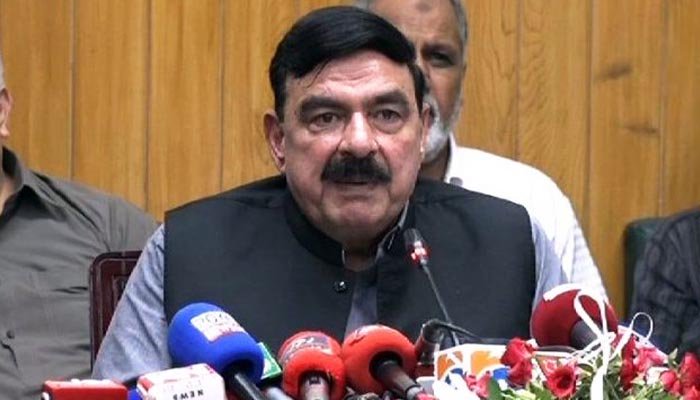 وزیر ریلوے شیخ رشید کا آئندہ ماہ تین نئی ٹرینیں چلانے کا اعلان