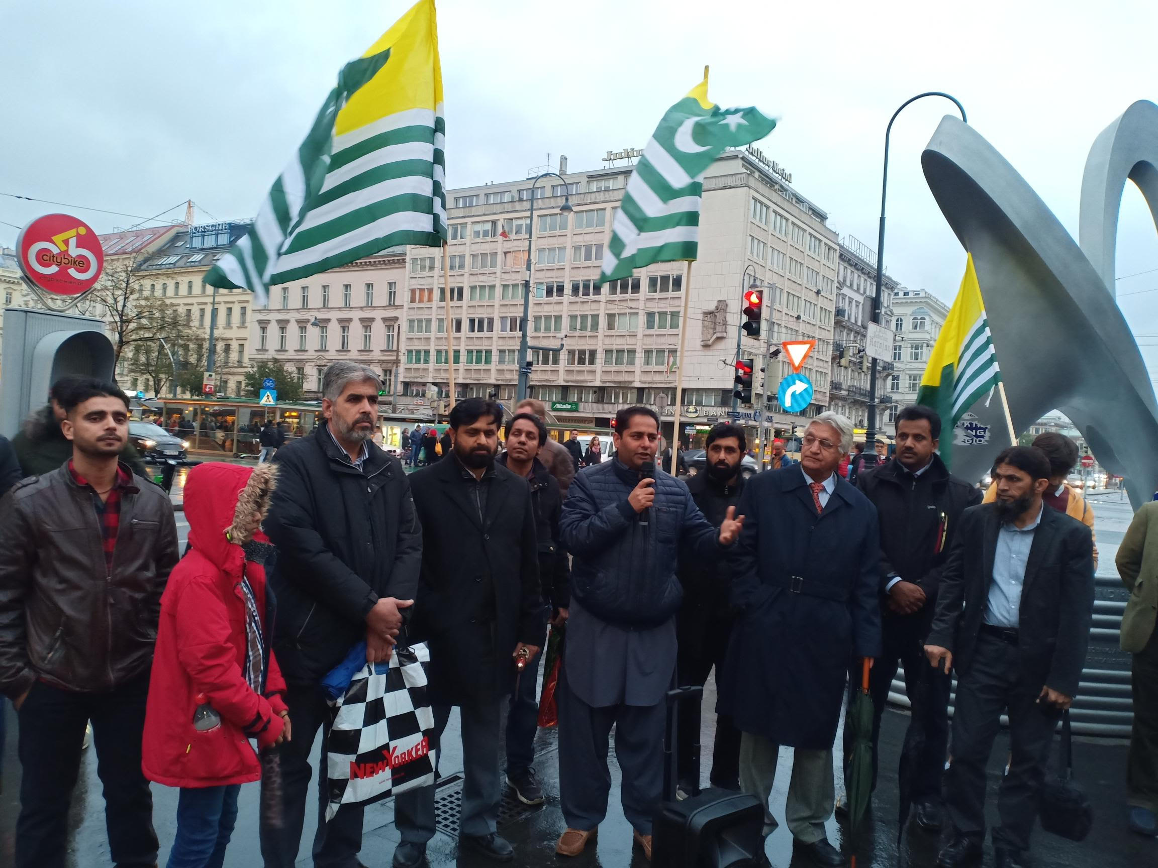KHASMIR BLAK DAY PFA VIENNA