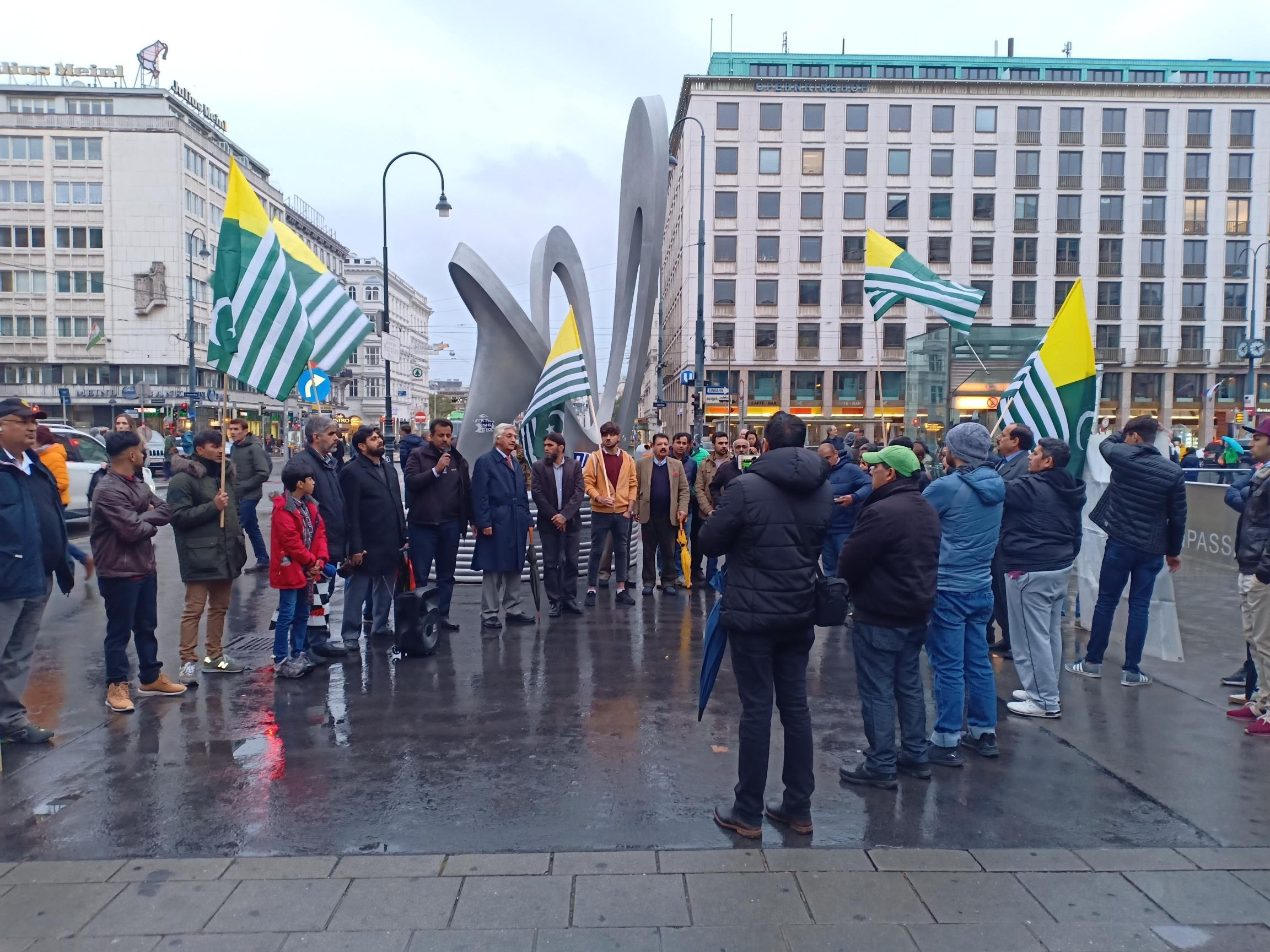 KHASMIR BLAK DAY PFA VIENNA