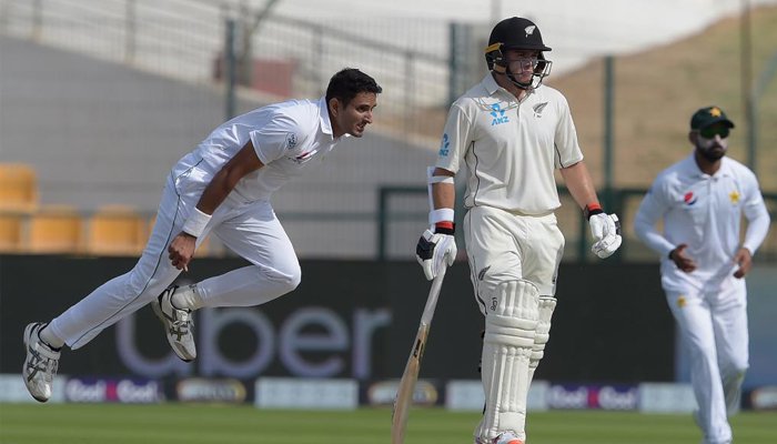 ابوظہبی ٹیسٹ: نیوزی لینڈ پہلی اننگز میں 153 رنز پر آؤٹ