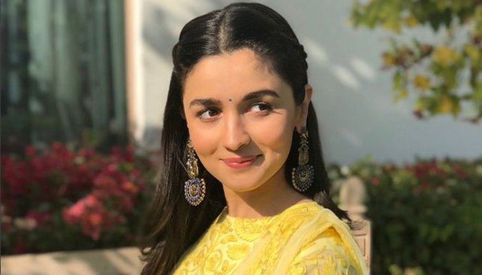 عالیہ بھٹ فلم ’برہما سترا‘ کی شوٹنگ کے دوران رسی سے گر کر زخمی ہو گئیں