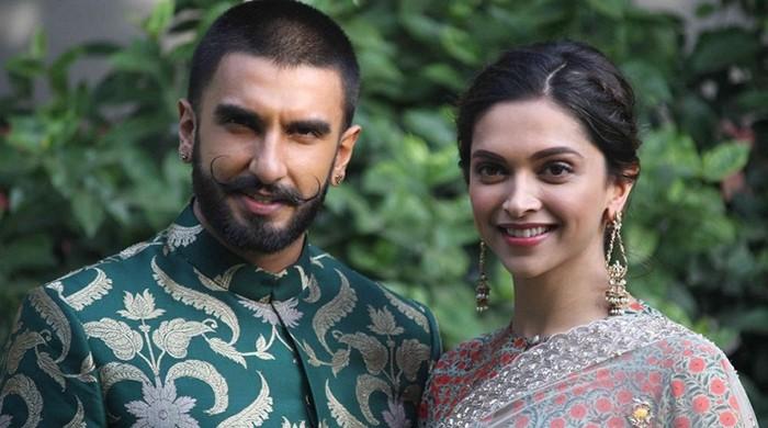 دپیکا اور رنویر شادی کے بندھن میں بندھ گئے