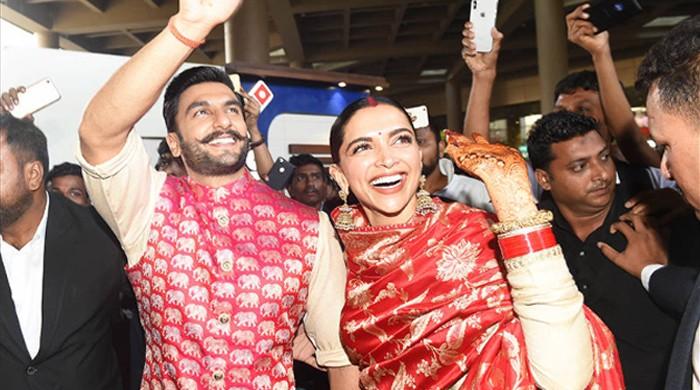 رنویر اور دپیکا اٹلی میں شادی کے بعد ممبئی پہنچ گئے