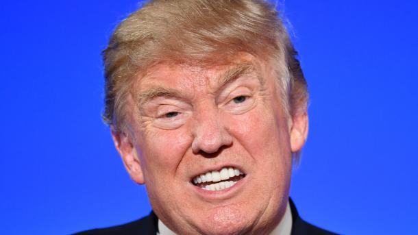 فرانس: صدر ڈونلڈ ٹرمپ کے خلاف احتجاجی مظاہرہ