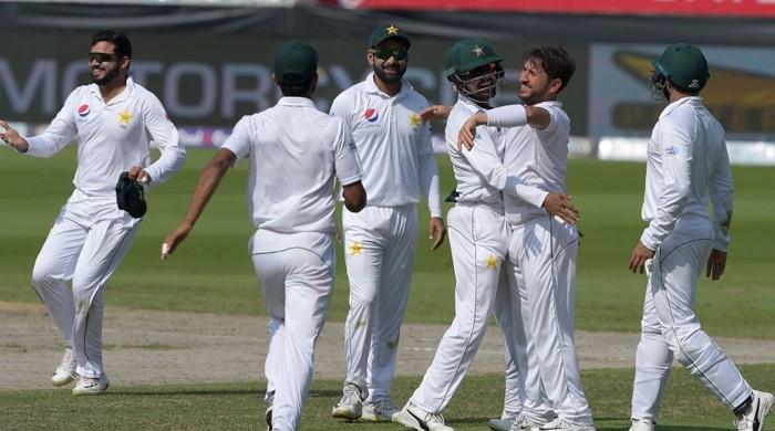 پاکستان نے دبئی ٹیسٹ میں نیوزی لینڈ کو فالو آن کرا دیا