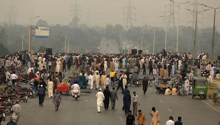 ملک بھر میں جلاؤ گھیراؤ کرنے والوں کیخلاف کریک ڈاؤن، 13 ملزمان گرفتار