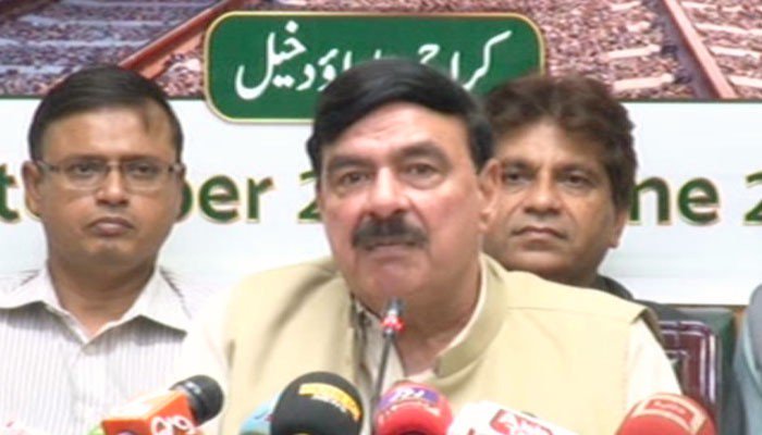 ریلوے کا سفر، شیخ صاحب کی نظر