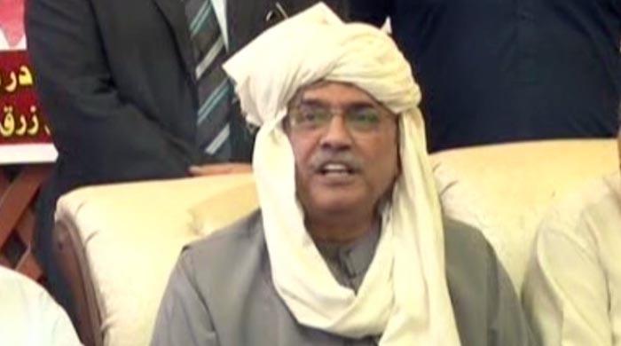 حکومت کو خطرہ ہوا تو وہی بچائیں گے جو لیکر آئے ہیں:  آصف زرداری