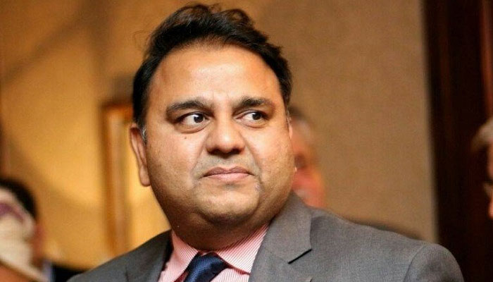 دوہری شہریت والوں کو الیکشن لڑنے کی اجازت ہونی چاہیے: فواد چوہدری