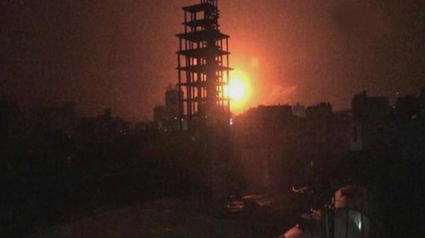 عرب اتحادی فوج کی صنعاء میں حوثی باغیوں کے ٹھکانوں پر شدید بمباری