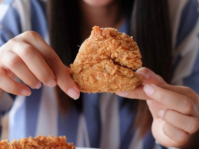 فرائیڈ اور فاسٹ فوڈ توقع سے کہیں زیادہ خطرناک ہے، تحقیق