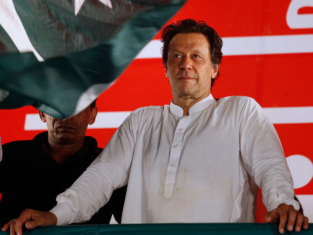 اُونٹ رے اُونٹ تیری کون سی کَل سیدھی