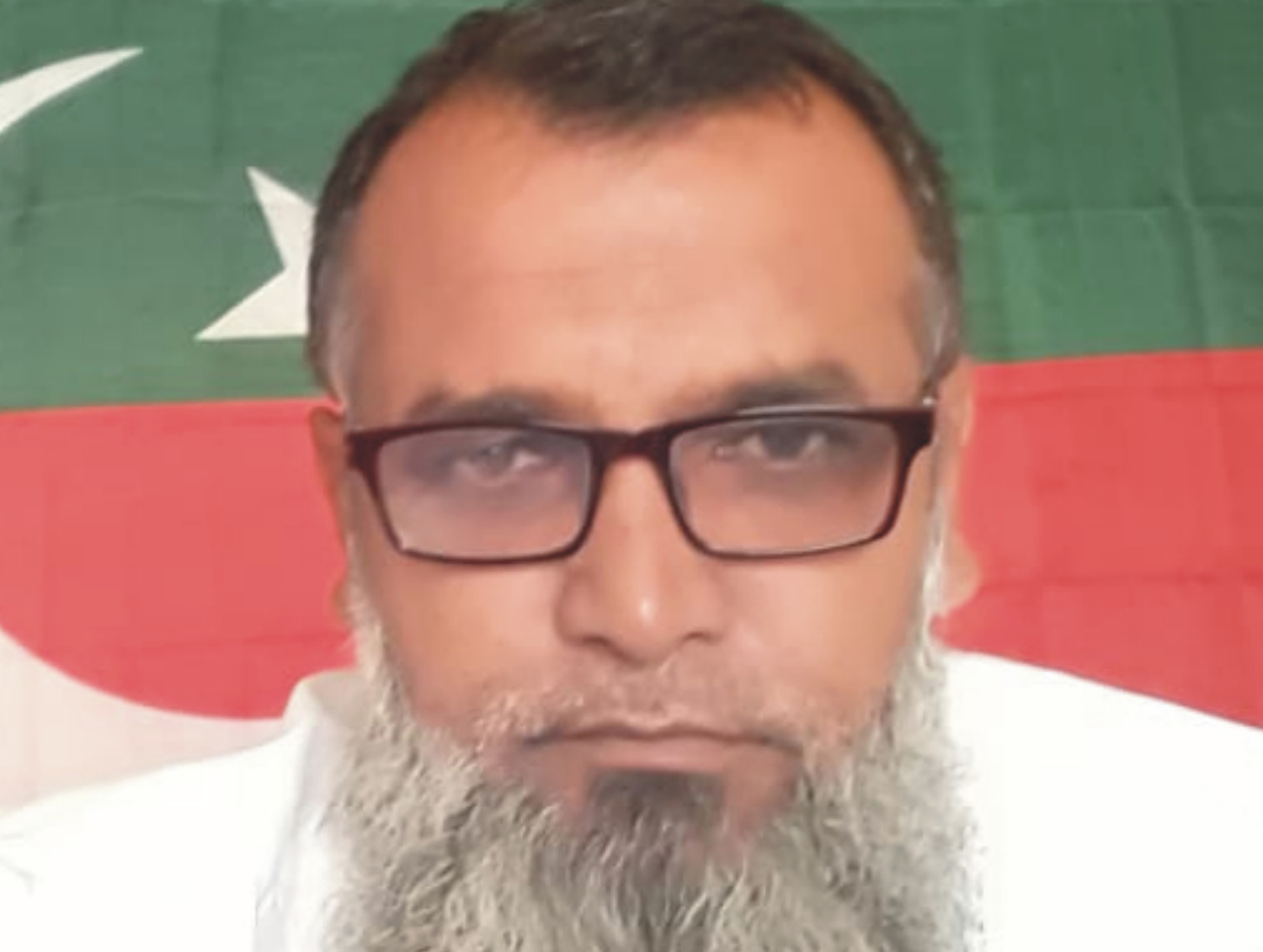 مصطفی آباد سروس روڈ پر چیف آفیسر میونسپل کی ملی بھگت سے تجاوزات کی بھر مار