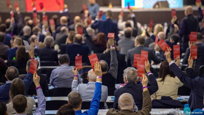 اسلام اور مہاجرین مخالف جرمن پارٹی اب یورپی پارلیمان کے خلاف