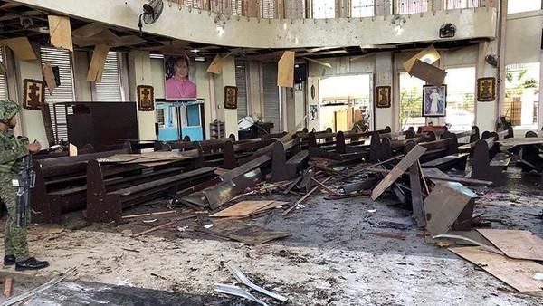 فلپائن : کیتھڈرل میں دعائیہ تقریب کے دوران میں بم دھماکے،27 افراد ہلاک