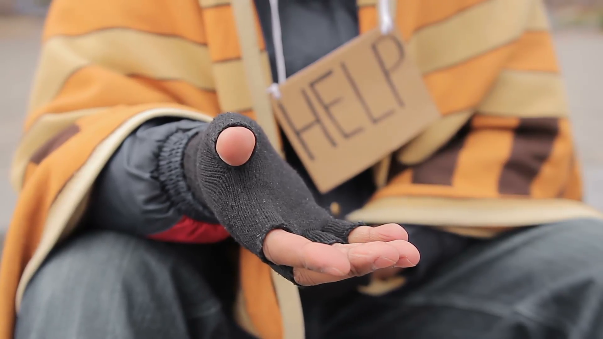 غریب طبقے کی مدد کرنا ہماری ذمہ داری