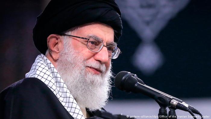 امریکا مردہ باد سے مراد امریکی عوام نہیں بلکہ ٹرمپ ہیں، خامنہ ای
