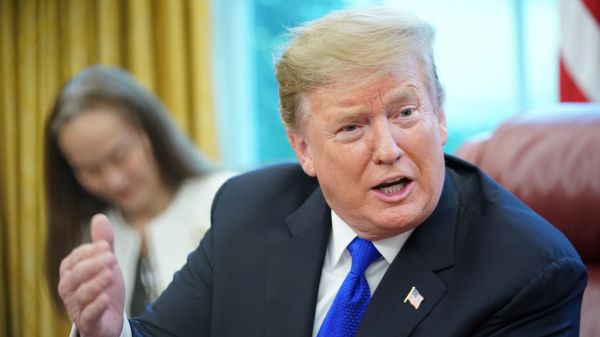 چین پر اضافی ٹیکس  ٹرمپ نے فیصلہ موخر کر دیا