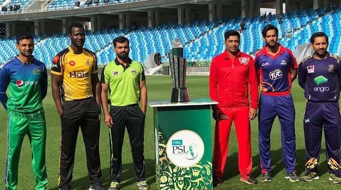 پی ایس ایل کے چوتھے ایڈیشن کی ٹرافی کی تقریب رونمائی