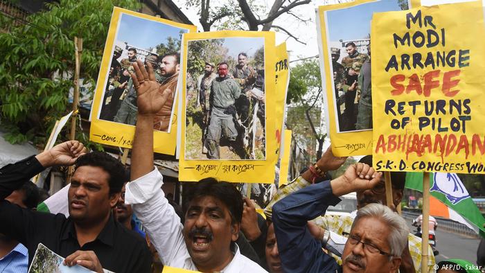 بھارتی ونگ کمانڈر ابھی نندن بھارت کے حوالے کر دیا گیا