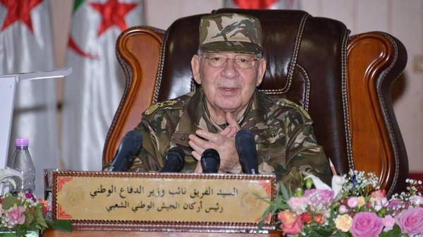 ملک میں کوئی ‘غیرآئینی’ اقدام قبول نہیں کریں گے: آرمی چیف