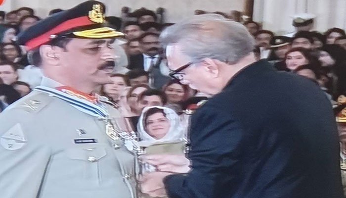 صدر نے ڈی جی آئی ایس پی آر سمیت 172 شخصیات کو اعلیٰ سول اعزازات سے نواز دیا